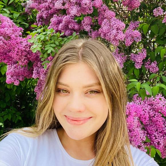 Meet your Posher, Madie - Picture 1 of 1